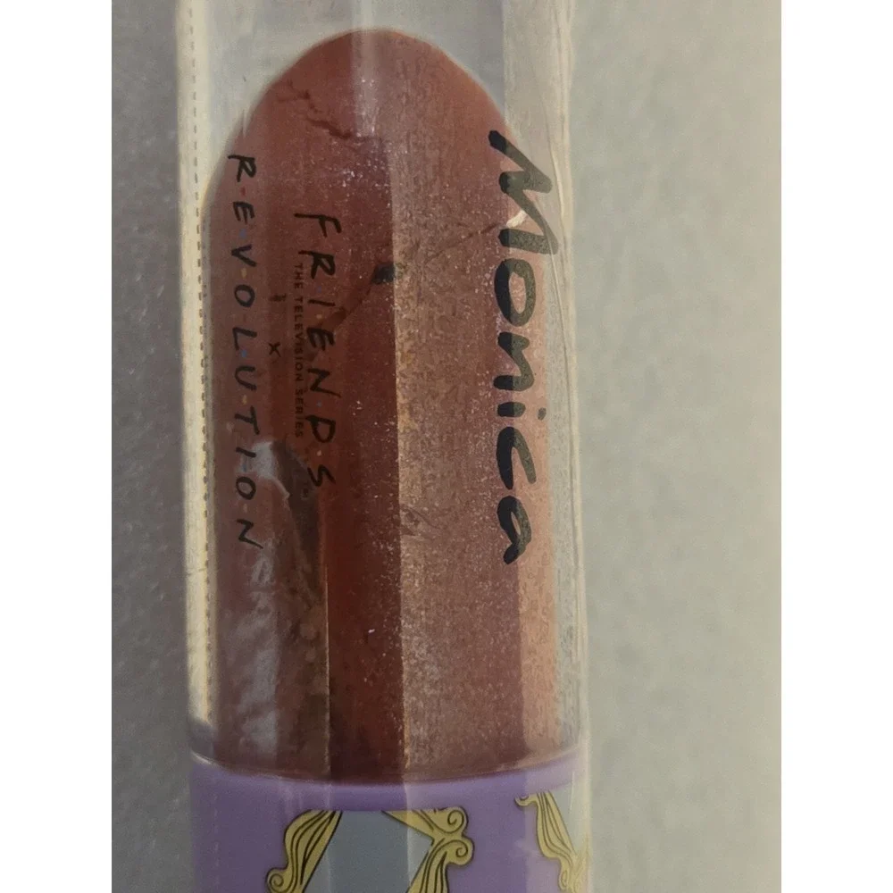 Revolution x Friends Monica Pout Bomb Lip Gloss 4.6ml – Hydrating Plumping Gloss